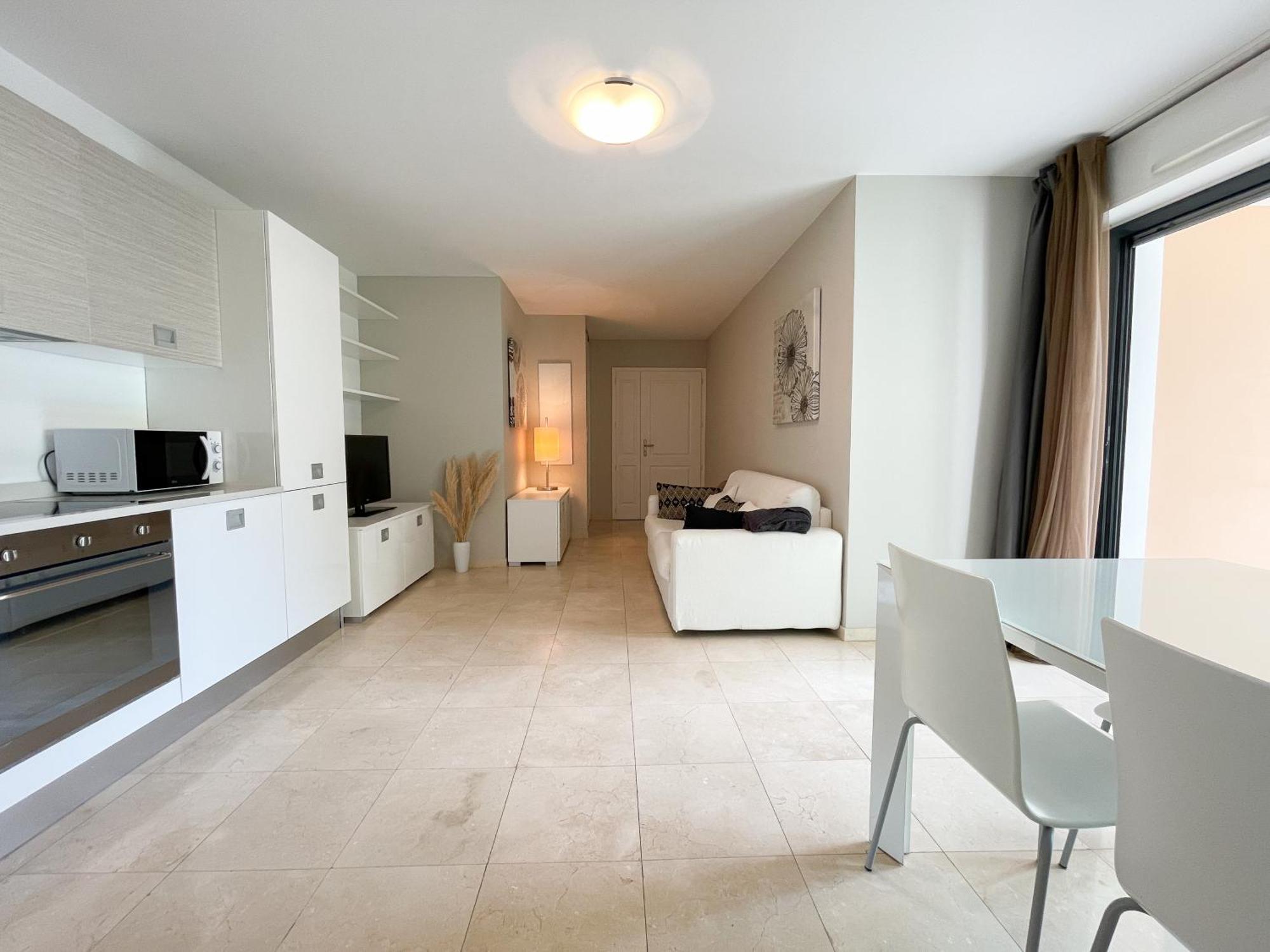 Apartment Deux Pieces, Parking Et Piscine Beausoleil