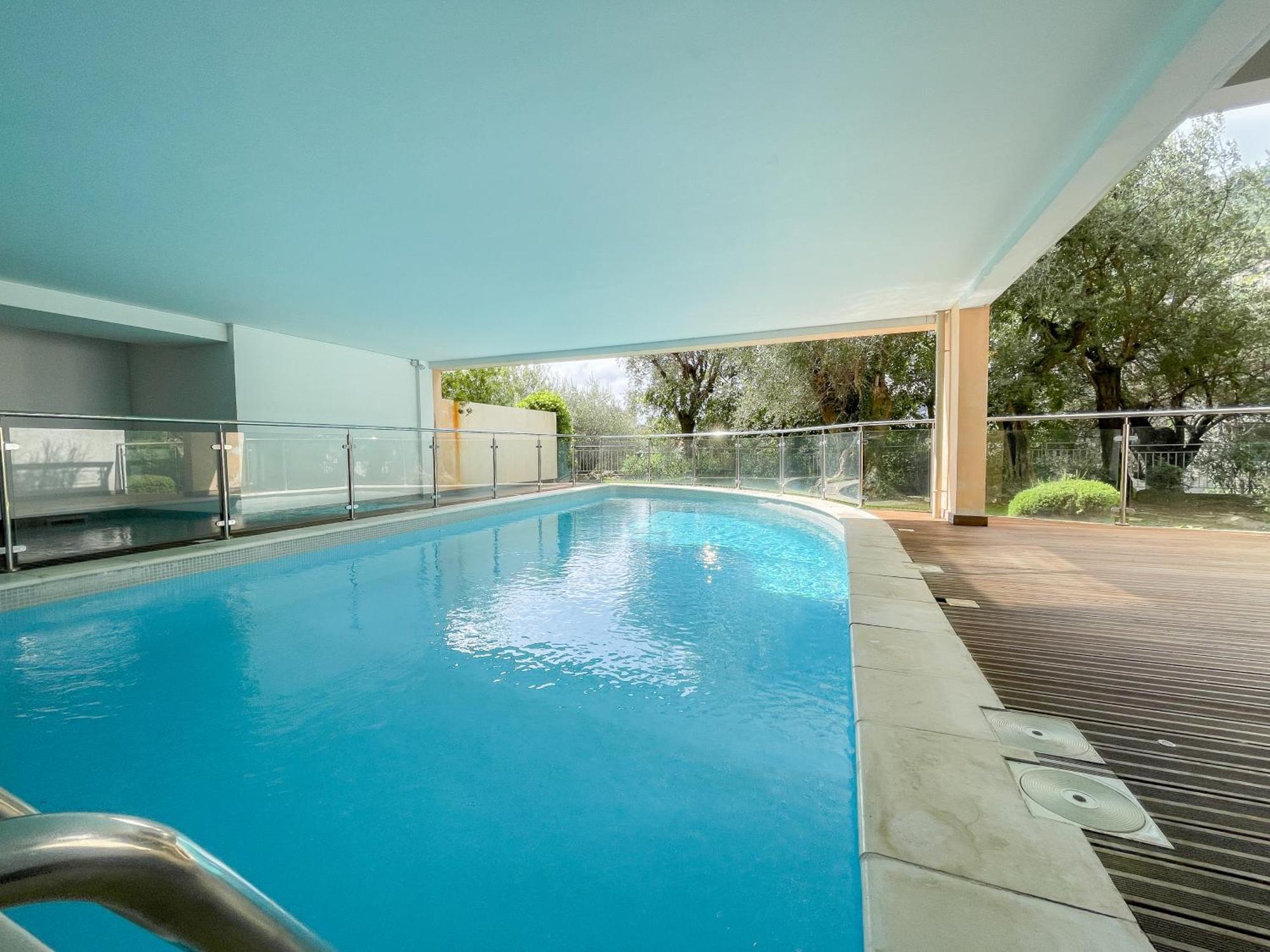 Apartment Deux Pieces, Parking Et Piscine